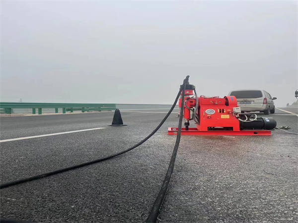 双峰马路路基路面开裂下沉注浆加固灌浆